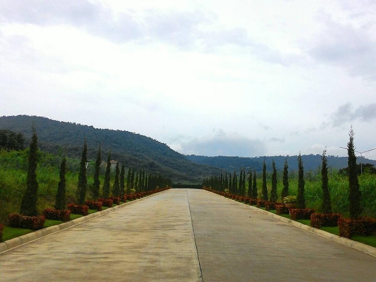 Samerdrow Khao Yai Mu Si Esterno foto
